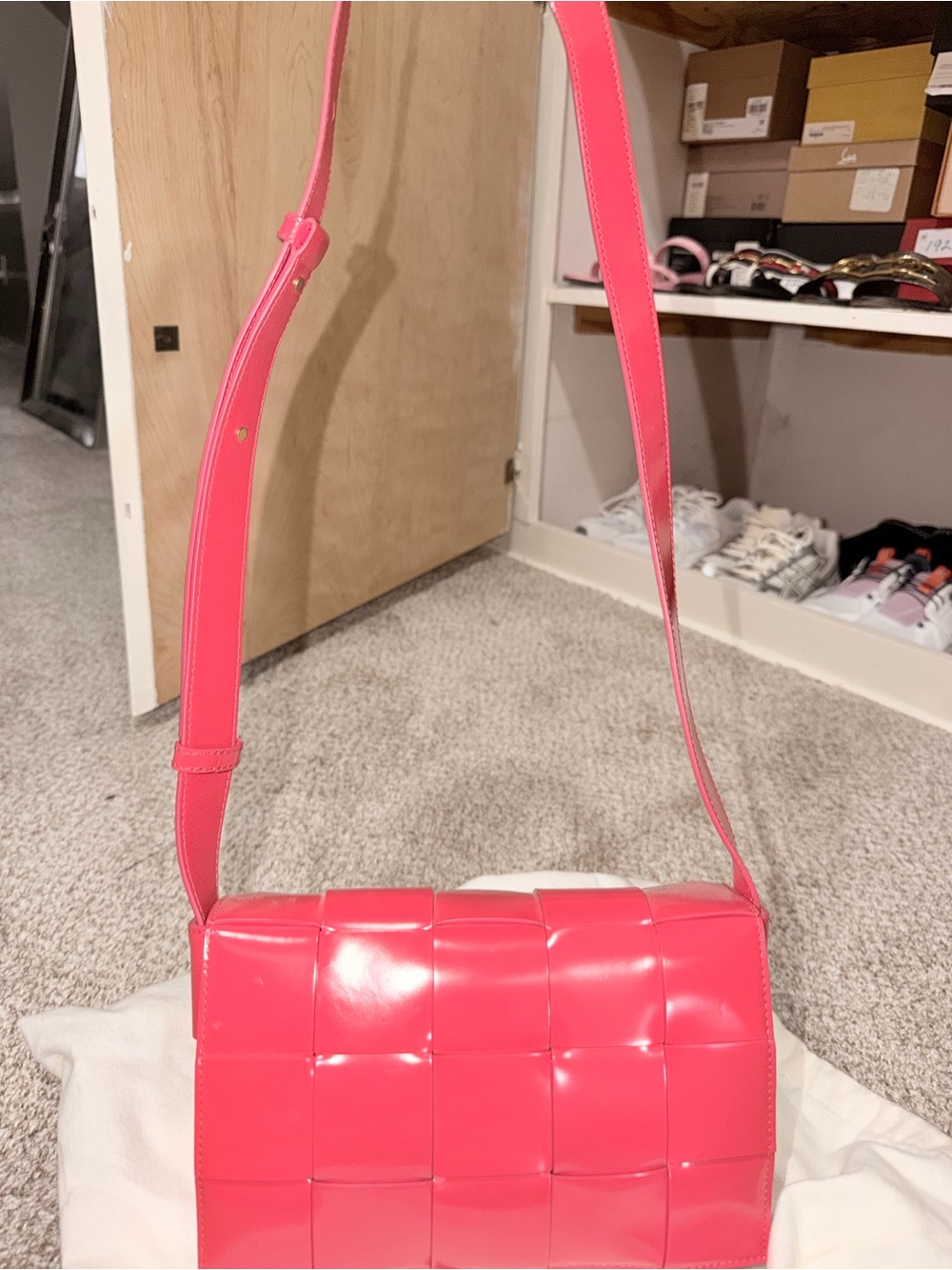 Authentic Bottega Veneta Red Woven Shoulder Bag - Stylish Women's Crossbody